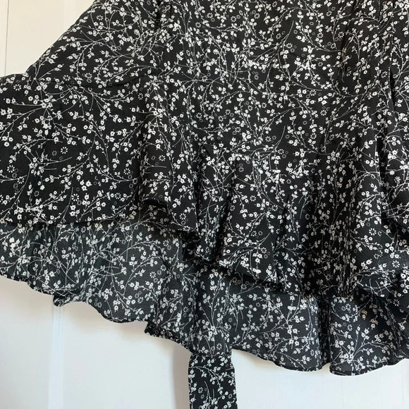 Nwt  Max Studio Printed Flutter Sleeve Tie Waist - Picture 7 of 16